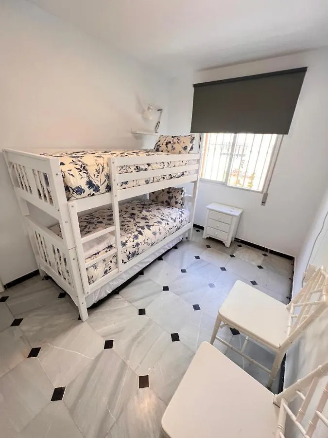 Apartamento Pedregalejo Playa, Piscina Y Parking Málaga