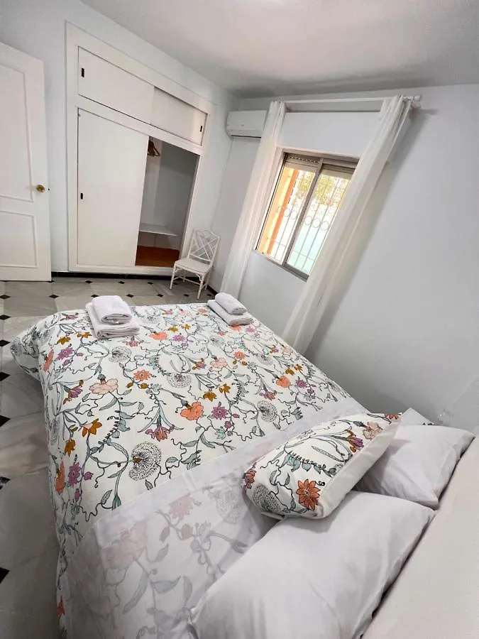 Apartamento Pedregalejo Playa, Piscina Y Parking Málaga