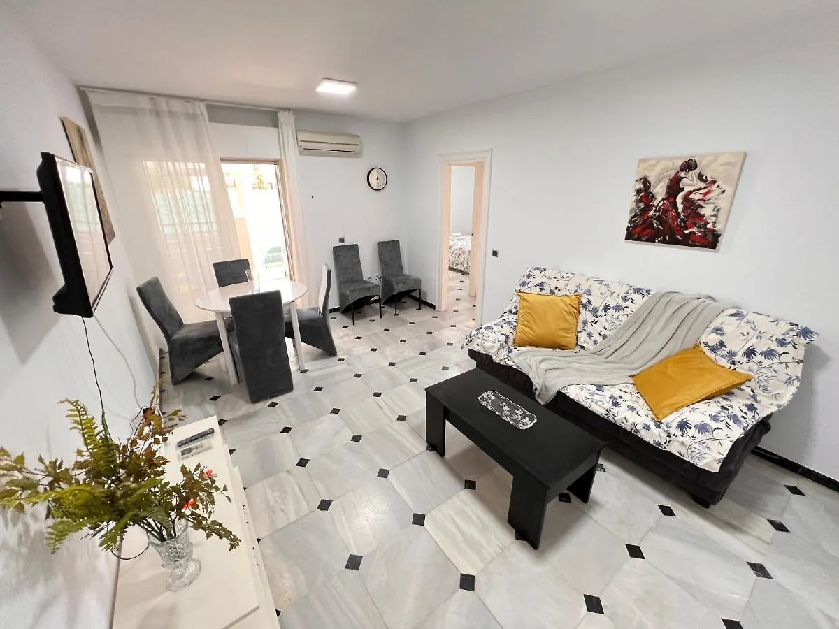 Apartamento Pedregalejo Playa, Piscina Y Parking Málaga 0*,  España