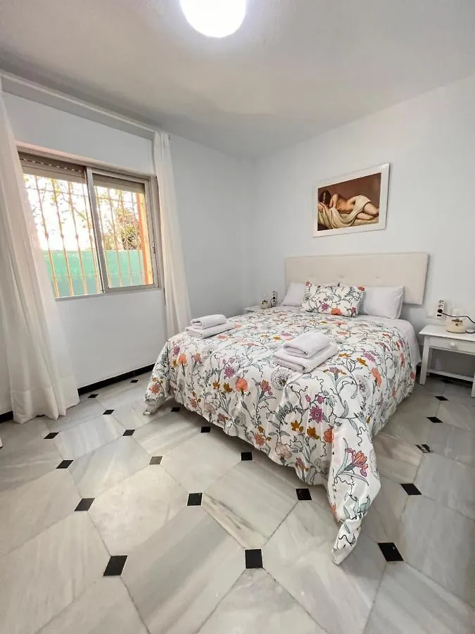Apartamento Pedregalejo Playa, Piscina Y Parking Málaga España