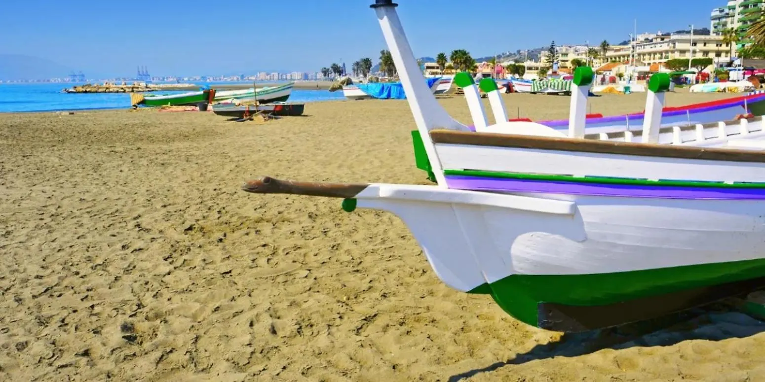 Apartamento Pedregalejo Playa, Piscina Y Parking Málaga